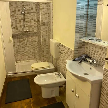 Apartman Casa Bertola Traditional House On The Outskirts Of The Langhe Briaglia